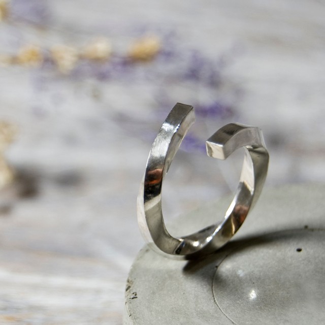 鏡面 シルバーツイストリング フリーサイズ 2.5mm幅 ミラー シルバー950｜SILVER 指輪 シンプル｜257