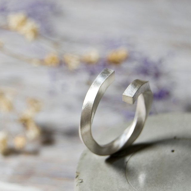 つや消し シルバーツイストリング フリーサイズ 2.5mm幅 マット シルバー950｜SILVER 指輪｜258