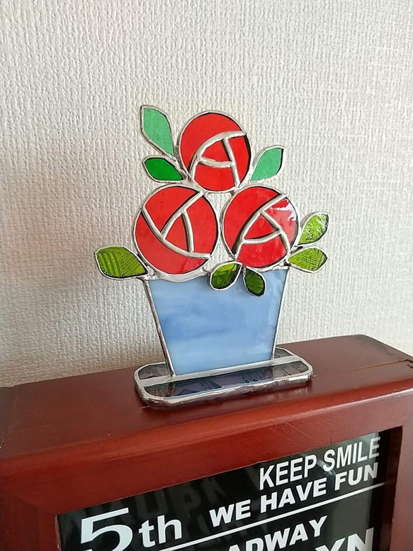 赤い薔薇のステンドグラス☆インテリア小物☆置物☆ 5枚目の画像