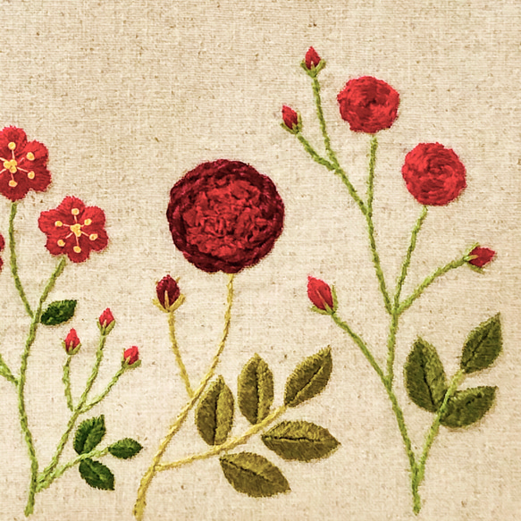 SALE  刺繍 ダークな赤いバラの庭 トート バック ＜生成り＞ 7枚目の画像