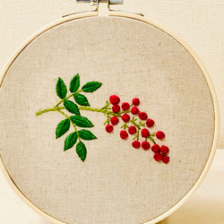 刺繍 南天 刺繍枠 飾り ＜生成り＞　 3枚目の画像