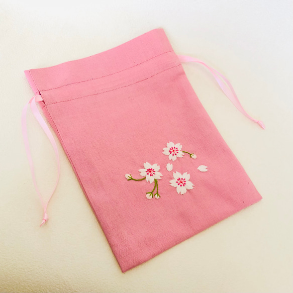 刺繍 桜 の花 巾着 ポーチ　 2枚目の画像