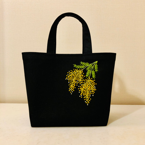 受注製作＞ハンドメイド 冬のトートバッグ 手刺繍 ライトグレー+