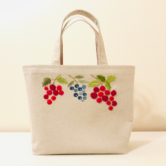 お買い得商店街 ベリーベリーなトート 刺繍 SALE バック トート ＜生成り＞ トートバッグ