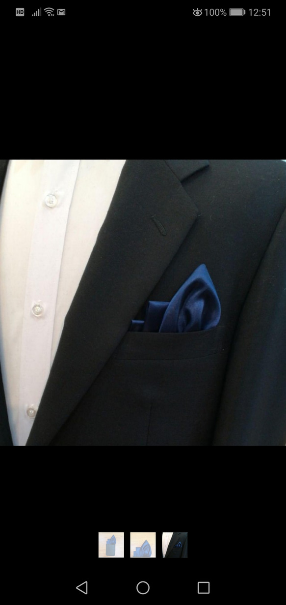 メンズポケットチーフ　濃紺光沢サテン　蕾のスリーピークス　台はフェイクレザー 3枚目の画像