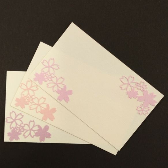 切り絵のミニメッセージカード《桜》(クリーム色) 1枚目の画像