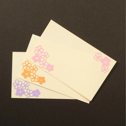 切り絵のミニメッセージカード《花》(クリーム色) 1枚目の画像