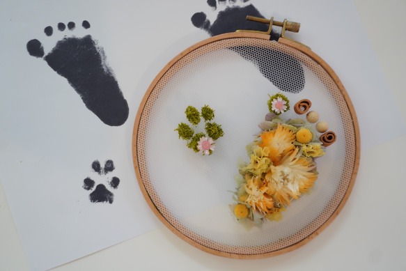 ☆カレイドフレーム・刺繍枠アレンジでつくる手足型☆newborn☆月齢フォト☆インテリア☆ 5枚目の画像