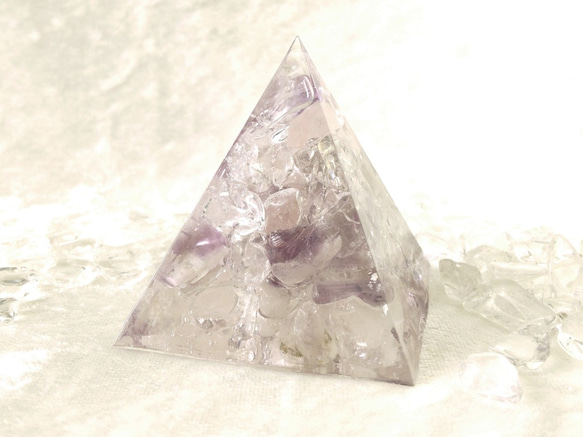 【再販 増量版】アメジスト/ローズクォーツ/水晶  ピラミッドオルゴナイト 4枚目の画像