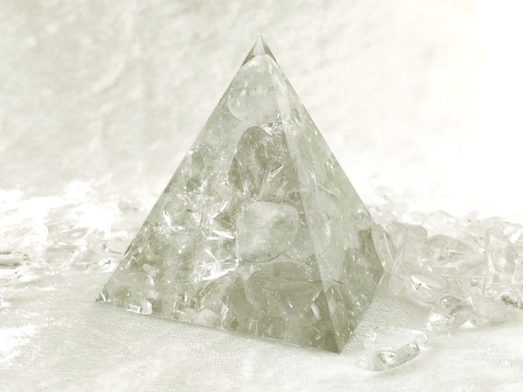 グリーンアメジスト  ピラミッド オルゴナイト  希少石 1枚目の画像