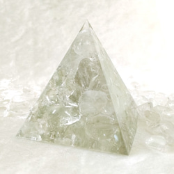 グリーンアメジスト  ピラミッド オルゴナイト  希少石 3枚目の画像