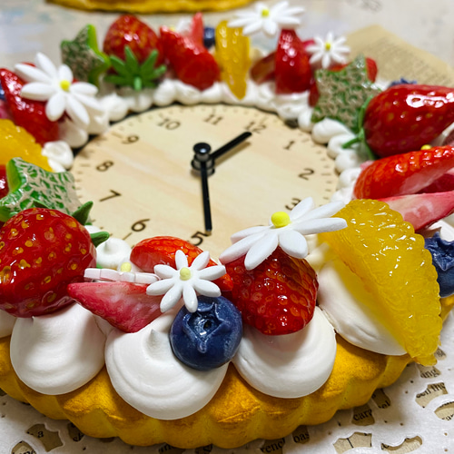 ⭐️たっぷりいちごのタルト時計⭐️ 掛け時計・置き時計 le'a -le'a