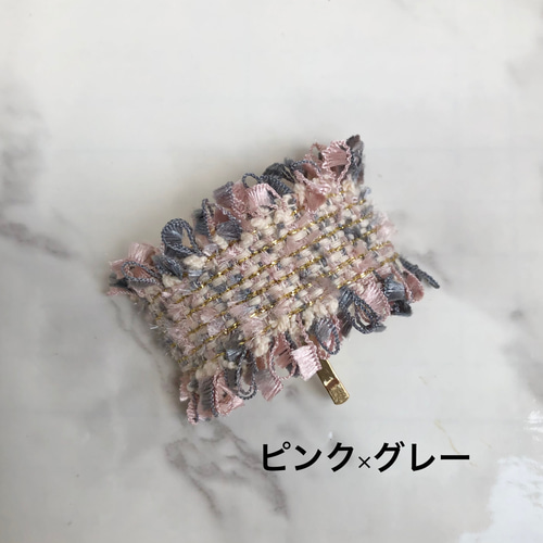再販♡ 人気✧‧˚ツイード✖️フラワー(すみれ色)  ハンドメイドポニーフック ツイード フリンジ ポニーフック ポニーフック・ヘアカフス fwg34 通販