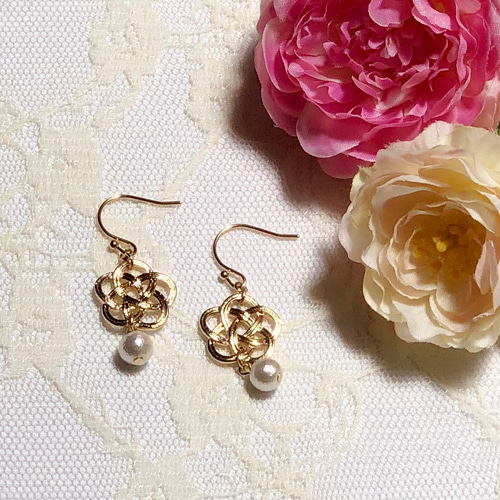 再販5✿〉お祝い事にぴったり✿水引風パーツとコットンパールのピアス