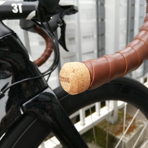レザー調バーテープ うすし ブラウンです！クラシカルなバイクに