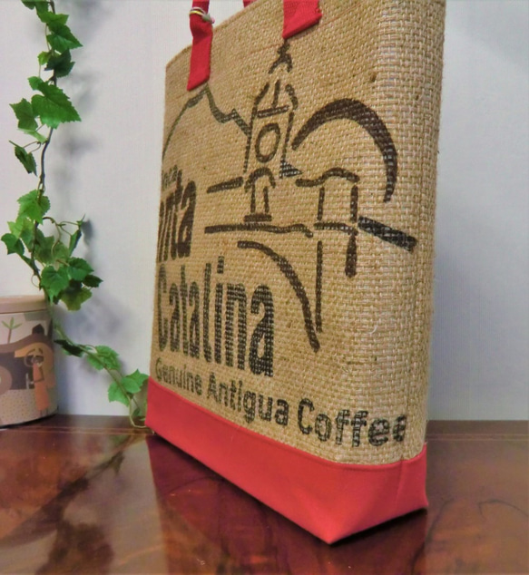コーヒー 麻袋バッグ　Ｌ　トートバッグ　赤色帆布　ガテマラ　豆袋をリメイクした麻バッグ 4枚目の画像