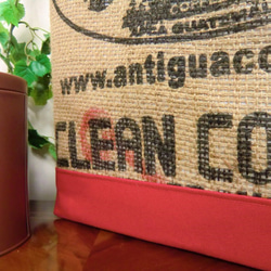 コーヒー 麻袋バッグ　Ｌ　トートバッグ　赤色帆布　ガテマラ　豆袋をリメイクした麻バッグ 8枚目の画像