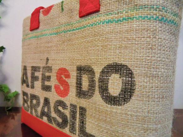 コーヒー 麻袋バッグ　Ｍ　トートバッグ 朱赤帆布　ブラジル　豆袋をリメイクした麻バッグ 9枚目の画像