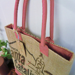 コーヒー 麻袋バッグ　Ｌ　トートバッグ　ピンク帆布　ガテマラ　豆袋をリメイクした麻バッグ 5枚目の画像