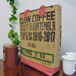 コーヒー 麻袋バッグ　Ｌ　トートバッグ　ピンク帆布　ガテマラ　豆袋をリメイクした麻バッグ 2枚目の画像