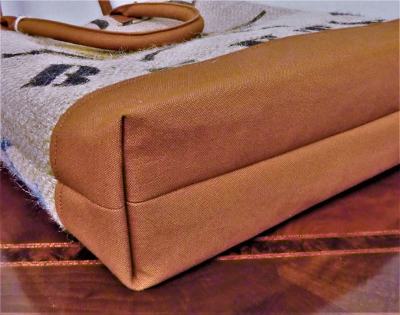 コーヒー 麻袋バッグ　Ｌ　トートバッグ　キャメル色帆布　パナマ　豆袋をリメイクした麻バッグ 6枚目の画像