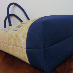 コーヒー 麻袋バッグ　ＭＷ　トートバッグ 　ブラジル　紺色帆布 　豆袋をリメイクした麻バッグ 4枚目の画像