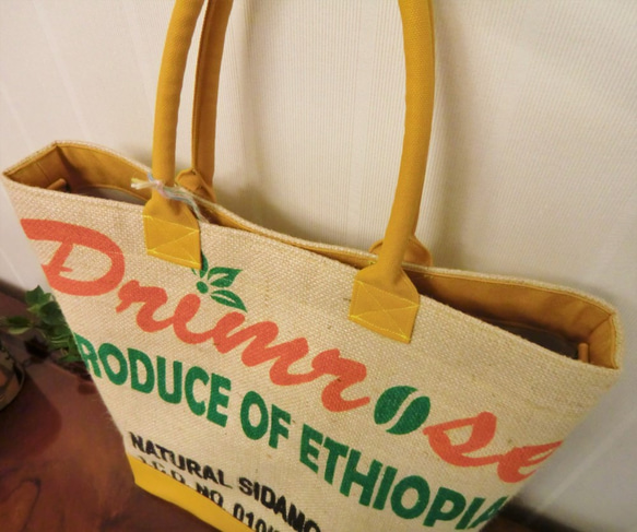 コーヒー 麻袋バッグ　ＬＬ　 大きめトートバッグ 　エチオピア　８号黄色帆布 　豆袋をリメイクした麻バッグ 6枚目の画像