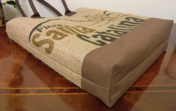 コーヒー 麻袋バッグ　Ｌ　トートバッグ　茶色帆布　ガテマラ　豆袋をリメイクした麻バッグ 5枚目の画像