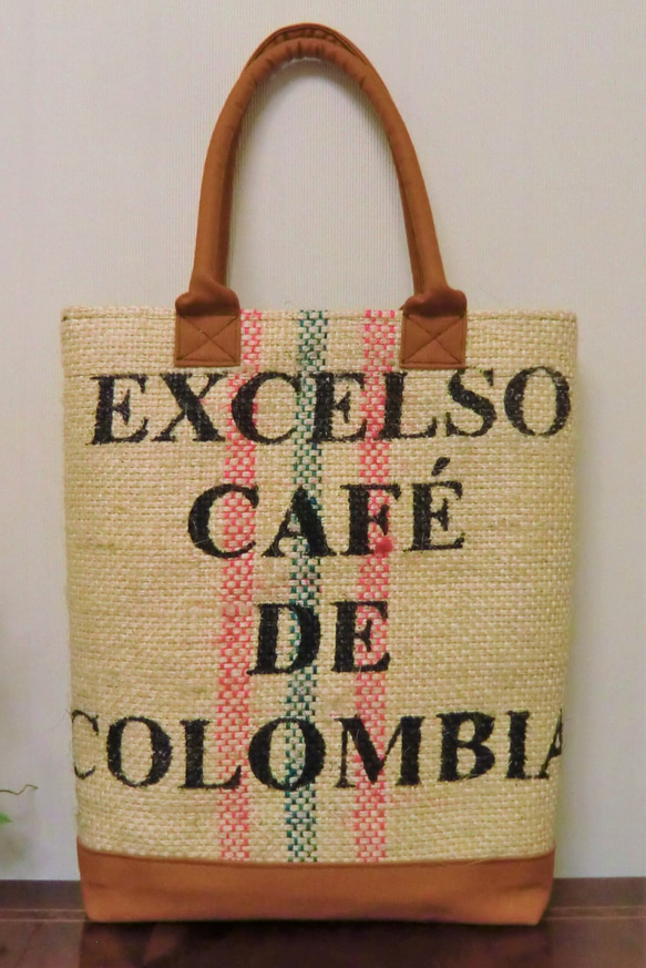 コーヒー 麻袋バッグ　Ｌ　トートバッグ　キャメル色帆布　コロンビア　豆袋をリメイクした麻バッグ 3枚目の画像