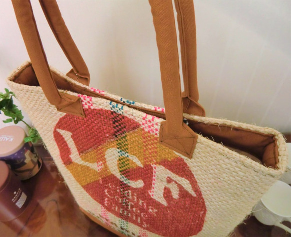 コーヒー 麻袋バッグ　Ｌ　トートバッグ　キャメル色帆布　コロンビア　豆袋をリメイクした麻バッグ 7枚目の画像