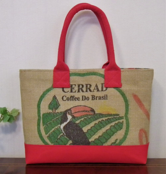 コーヒー 麻袋バッグ　Ｓ　トートバッグ　赤色帆布　ブラジル　豆袋をリメイクした麻バッグ 3枚目の画像
