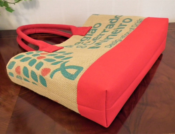 コーヒー 麻袋バッグ　Ｓ　トートバッグ　赤色帆布　ブラジル　豆袋をリメイクした麻バッグ 5枚目の画像