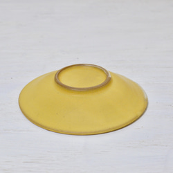 黄色マットの小皿 3枚目の画像