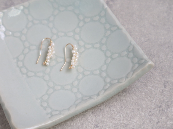 14kgf＊小さな淡水パールの淡雪ピアス 5枚目の画像