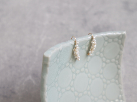 14kgf＊小さな淡水パールの淡雪ピアス 7枚目の画像