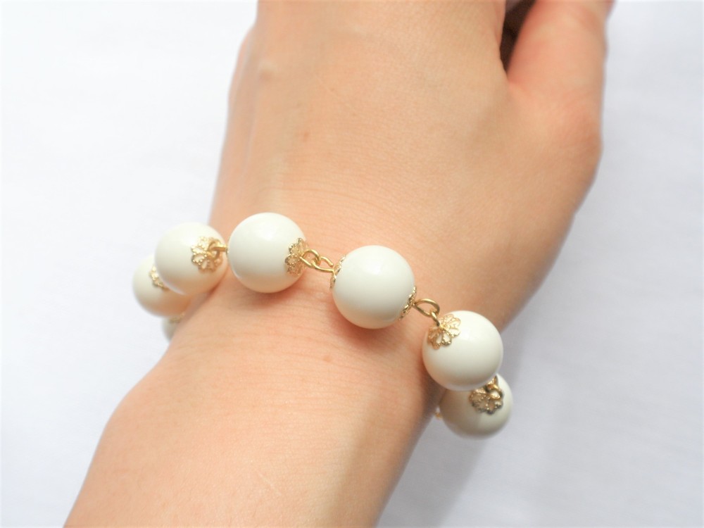 アイボリーのスワロフスキーパール12mmのブレスレット　B136