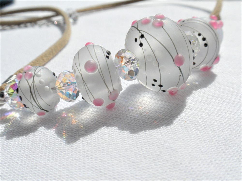 シルクグラスのベネチアングラスランプワークネックレス　N106