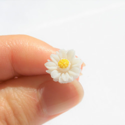ヴィンテージ・お花（Acrylic Flower）のカボションピアス　EP179 5枚目の画像