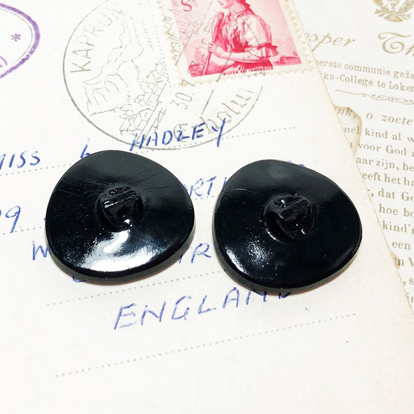【送料無料】2個 1920～30年代 チェコ製 アンティーク ヴィンテージ ブラックガラス ボタン [EY5796] 2枚目の画像