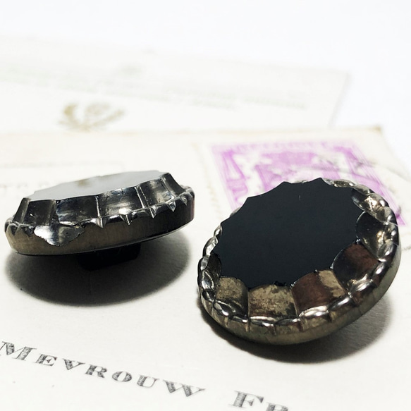 【送料無料】2個 チェコ製 アンティーク ヴィンテージ ブラックガラス ボタン [EY5893] 4枚目の画像