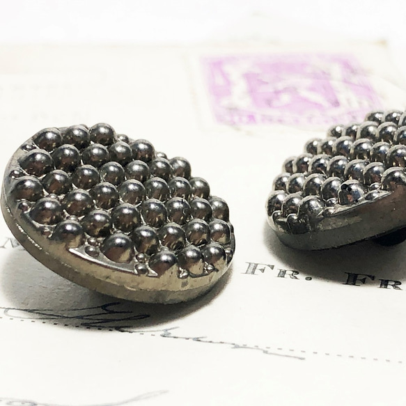 【送料無料】2個 チェコ製 アンティーク ヴィンテージ ブラックガラス  ボタン 素材 パーツ 材料 [EY5918] 6枚目の画像