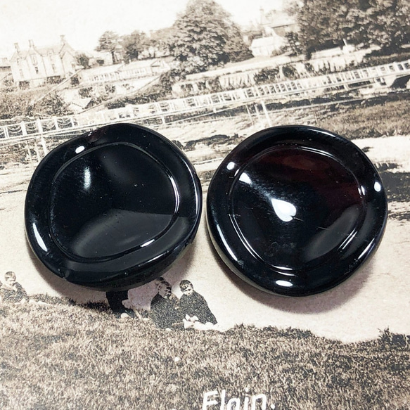【送料無料】2個 1920～30年代 チェコ製 アンティーク ヴィンテージ ブラックガラス  ボタン [EY6392] 3枚目の画像
