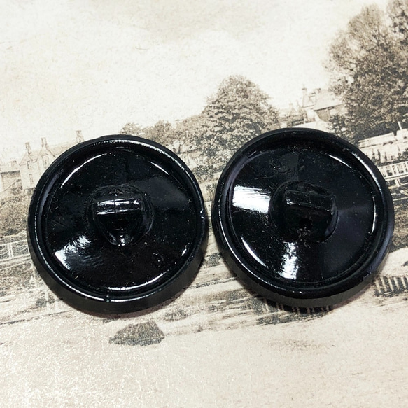 【送料無料】2個 1920～30年代 チェコ製 アンティーク ヴィンテージ ブラックガラス  ボタン [EY6392] 5枚目の画像