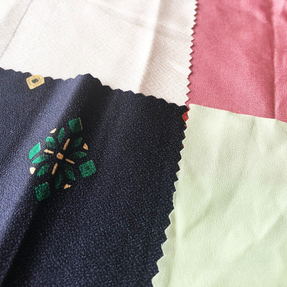 【送料無料】京都 10枚 正絹 着物はぎれセット 和小物 つまみ細工 生地 材料 カットクロス HB1120 7枚目の画像
