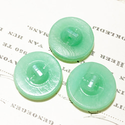 【送料無料】1個 チェコ製 ウランガラス アンティーク ヴィンテージ ガラス ボタン 素材 ハンドメイド[EY6593] 7枚目の画像