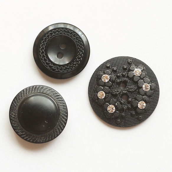 【送料無料】3個 ボタン アンティーク 昭和 レトロ ヴィンテージ 素材 パーツ 材料 アクセサリー HB1081 3枚目の画像