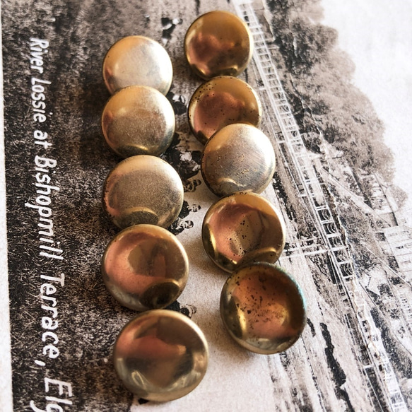 再販【送料無料】10個 イギリス アンティーク ヴィンテージ ボタン 装飾 手芸用品 [EY4216b] 7枚目の画像