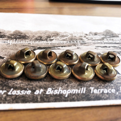 再販【送料無料】10個 イギリス アンティーク ヴィンテージ ボタン 装飾 手芸用品 [EY4216b] 8枚目の画像