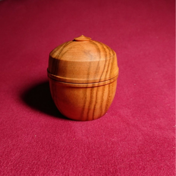 小さな木の器  蓋付きの器 サクラ  木製 1枚目の画像