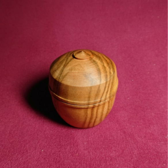 小さな木の器  蓋付きの器 サクラ  木製 2枚目の画像